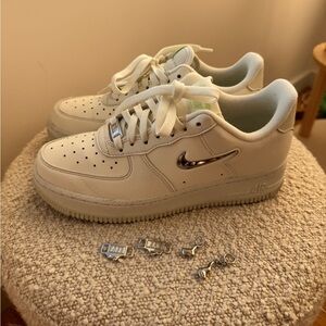 White & chrome nikes, women’s 7.5, worn once